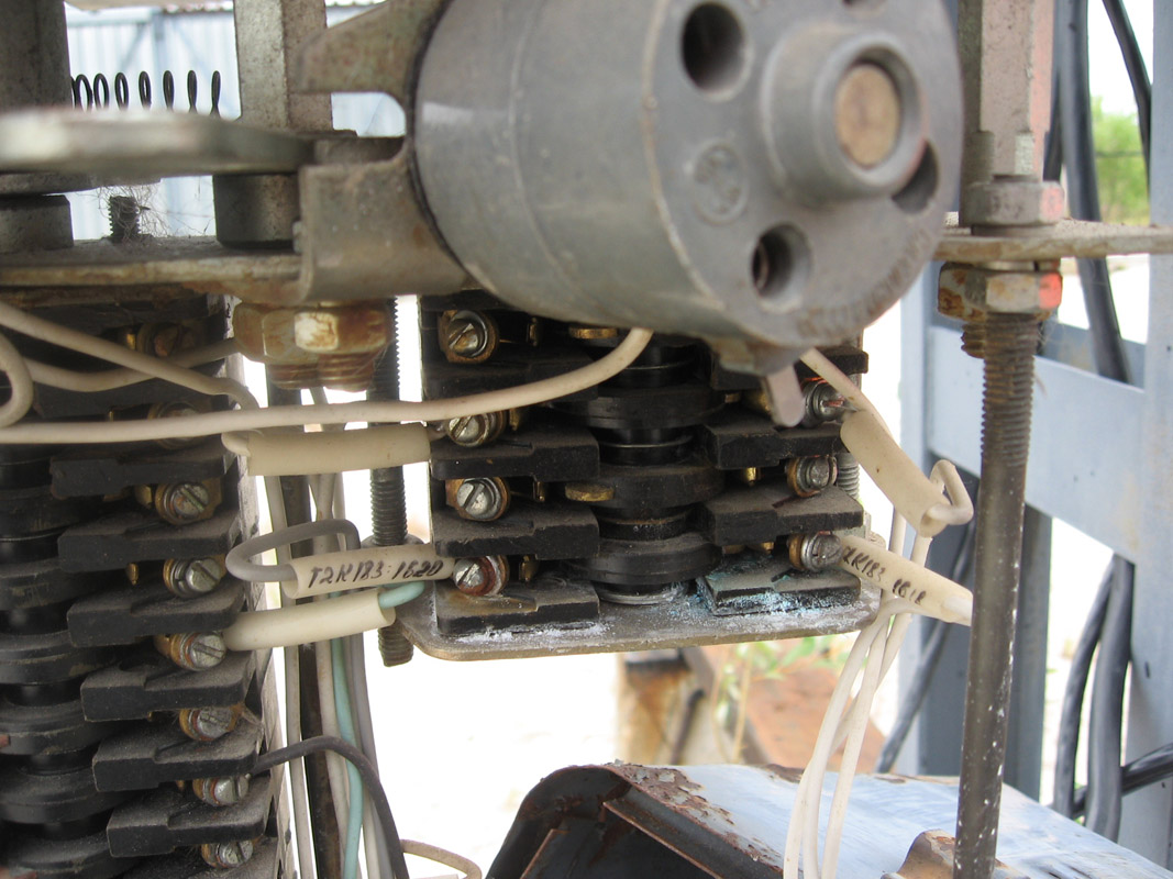 Привод разъединителя